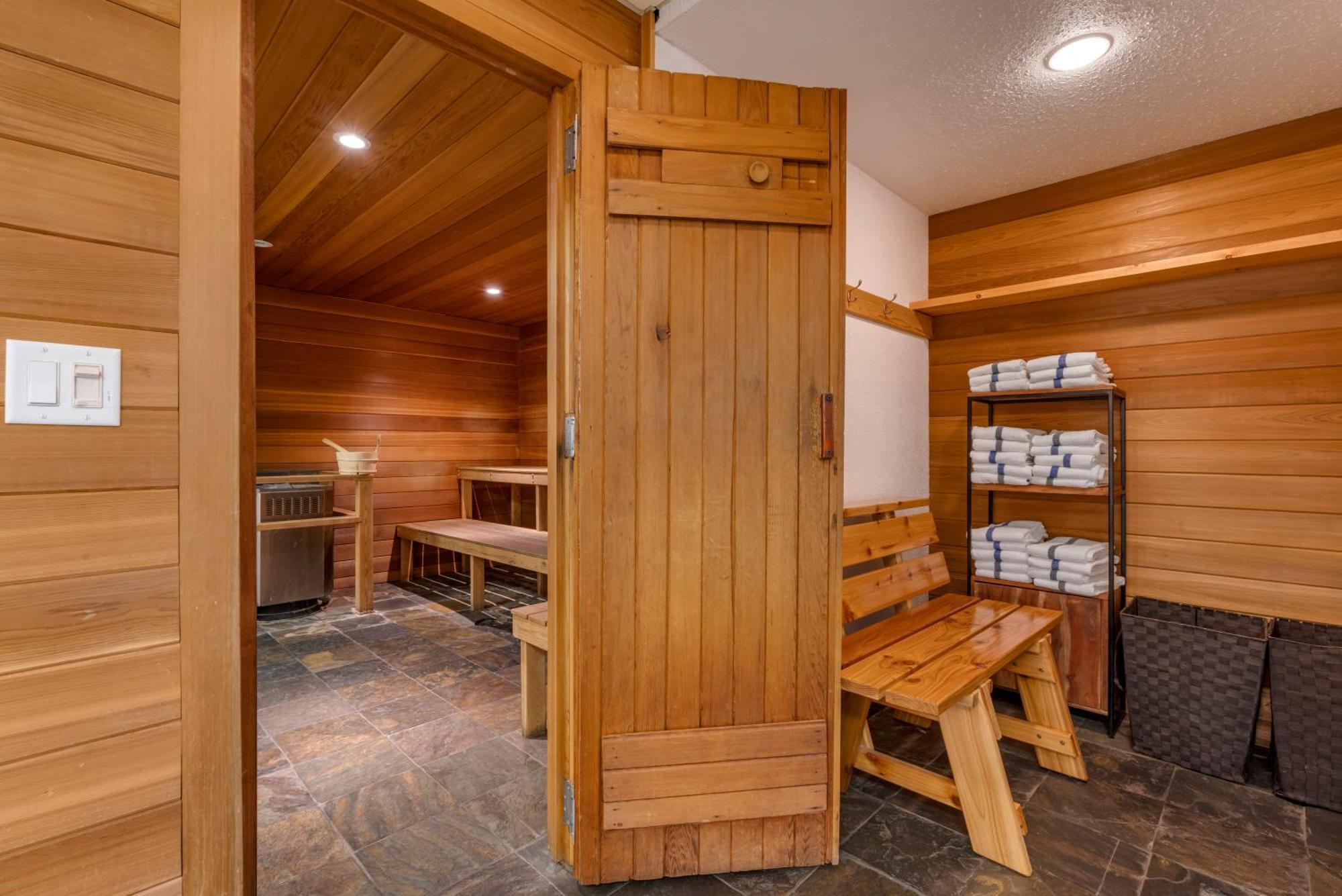Regent Hotel Revelstoke Εξωτερικό φωτογραφία
